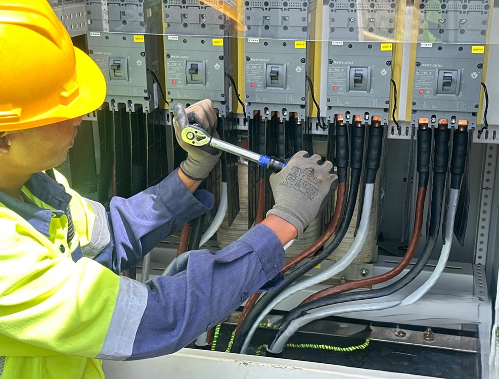 Torquing of LV AC Transformer Connections